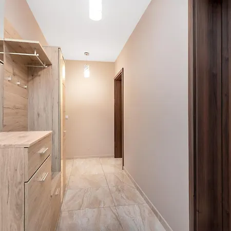 Cozy Corner: With Wifi And Private Balcony Breslavia
