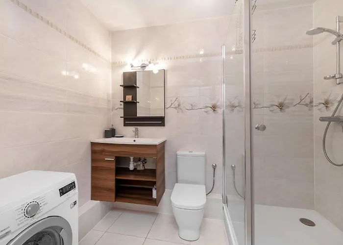 Cozy Corner: With Wifi And Private Balcony *